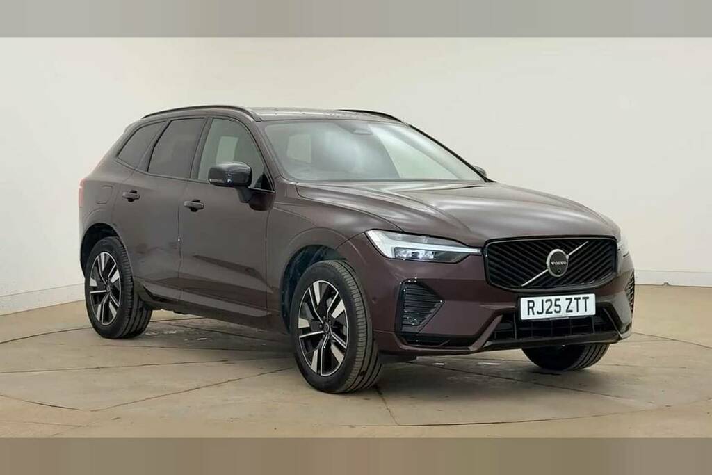 Volvo XC60 2.0 B5p Plus Dark Awd Geartronic Red