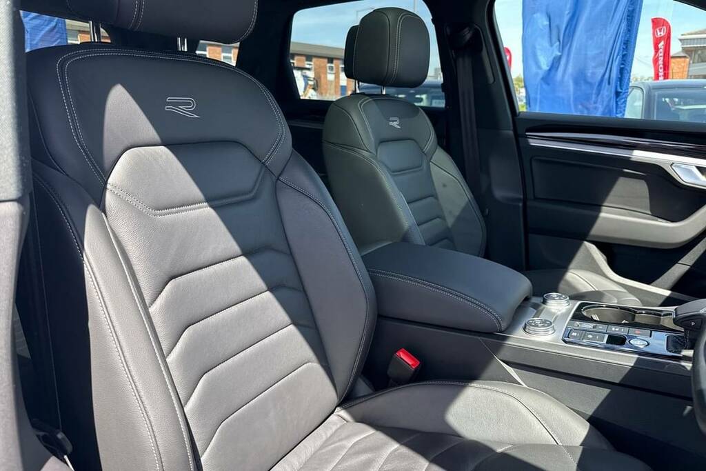 Volkswagen Touareg 3.0 V6 Tdi 4Motion Black Edition Tip YH73VPA White #6