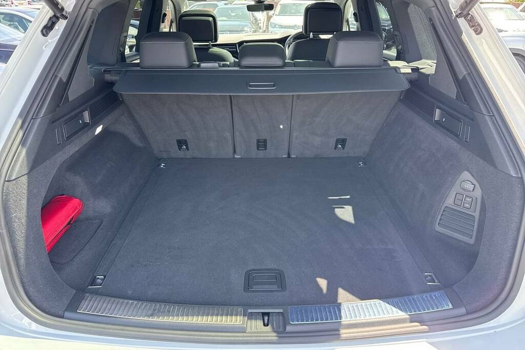 Volkswagen Touareg 3.0 V6 Tdi 4Motion Black Edition Tip YH73VPA White #2
