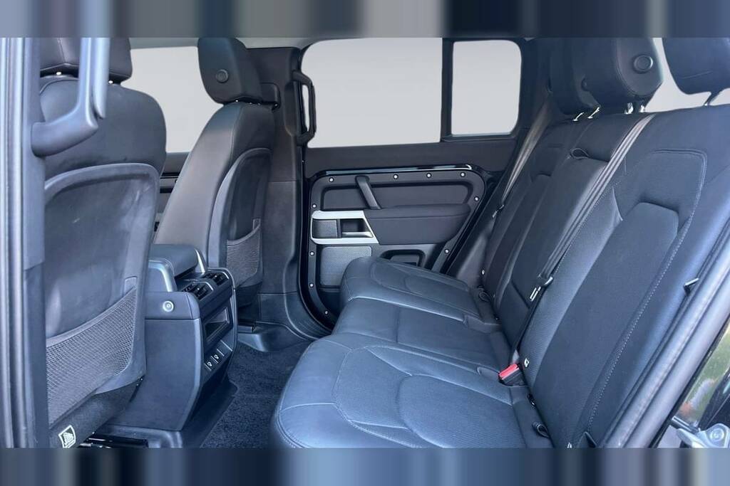 Land Rover Defender 110 3.0 D250 Xs Edition 110 BT72LVX Black #4