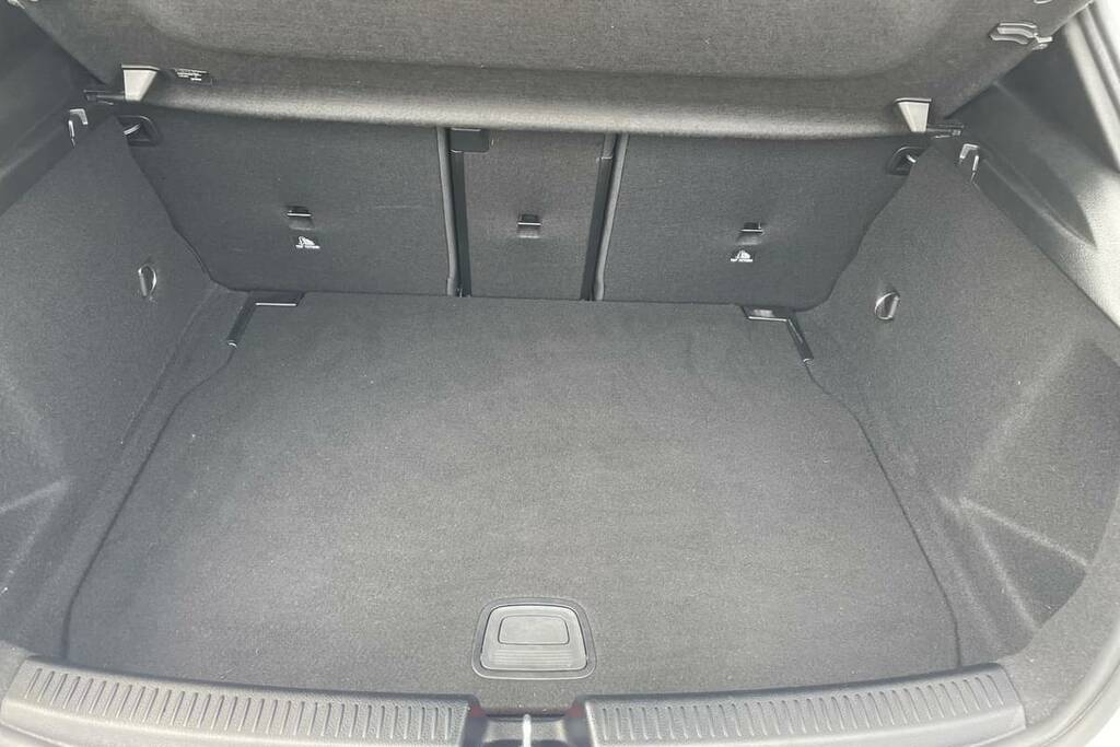 Mercedes-Benz A Class A200d Amg Line Premium White #2