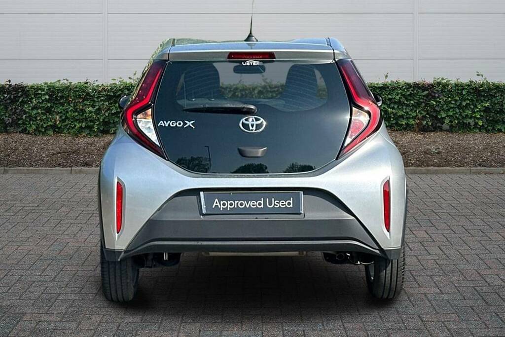 Toyota Aygo X 1.0 Vvt-i Pure BK23ARU Silver #4