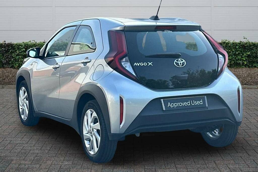 Toyota Aygo X 1.0 Vvt-i Pure BK23ARU Silver #2