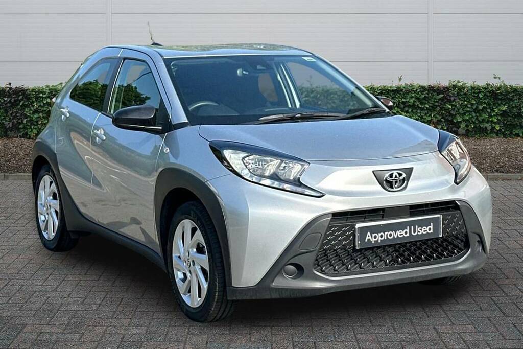 Toyota Aygo X 1.0 Vvt-i Pure Silver