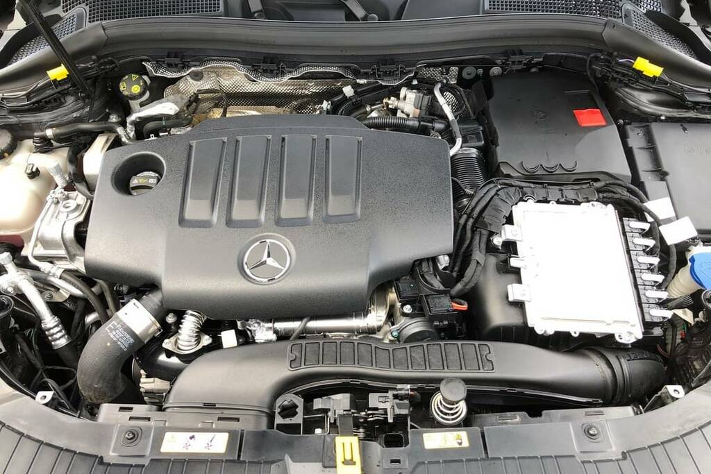 Mercedes-Benz GLA Class 220D 4Matic Amg Line Executive KP75LBE Grey #5