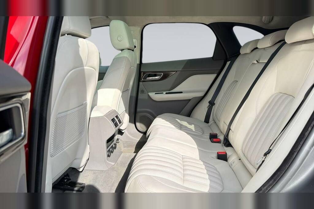 Jaguar F-Pace 3.0D V6 Portfolio Awd BU20WYR Red #4