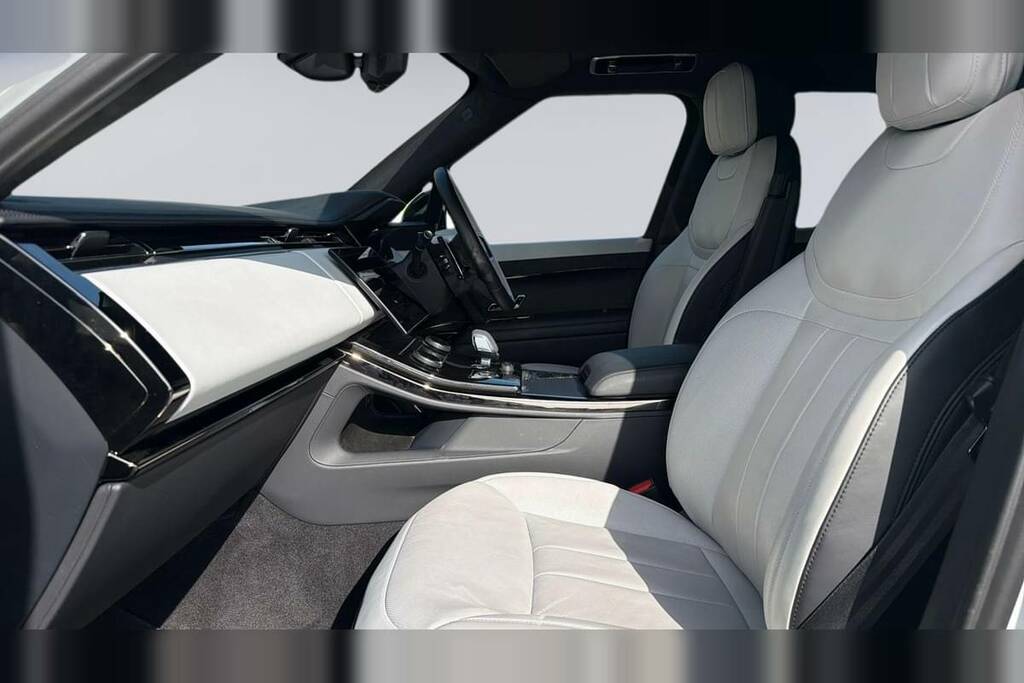 Land Rover Range Rover Sport 3.0 P440e FR73CHO White #3