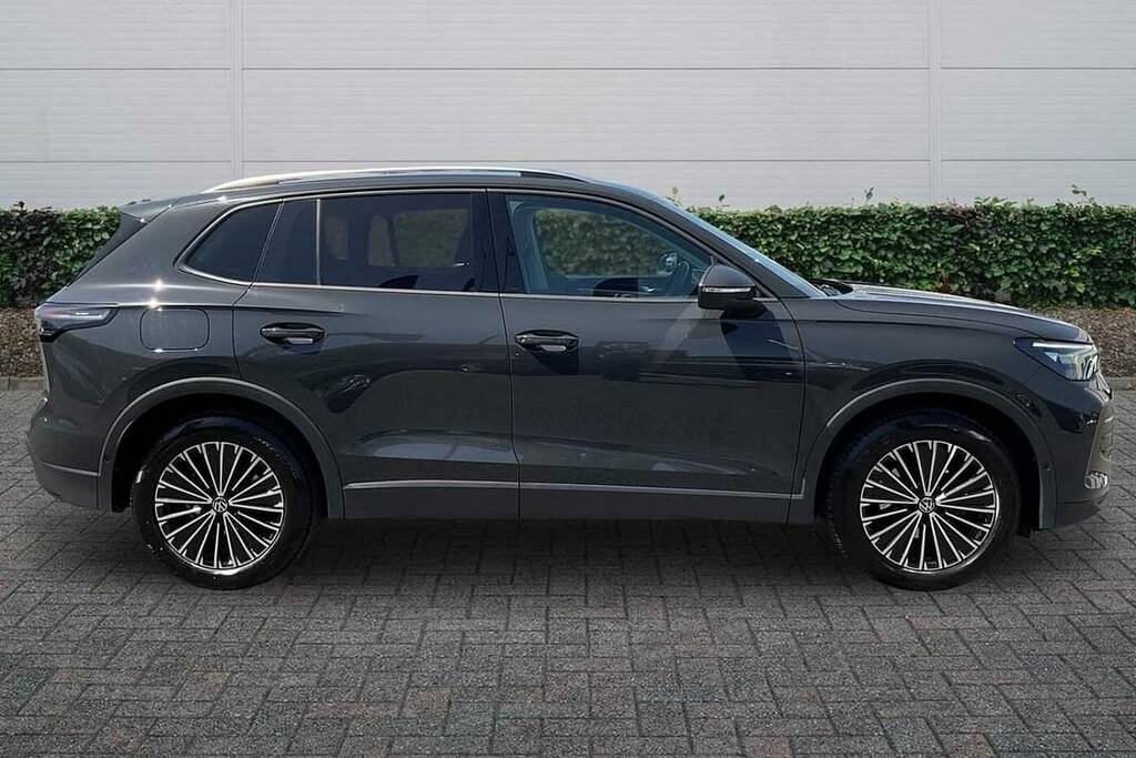 Volkswagen Tiguan 1.5 Etsi 150 Match Dsg VA24LJV Grey #4