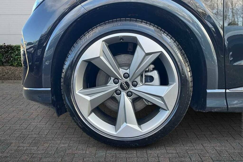 Audi Q4 E Tron 210Kw 45 Quattro 82Kwh Black Edition Black #5