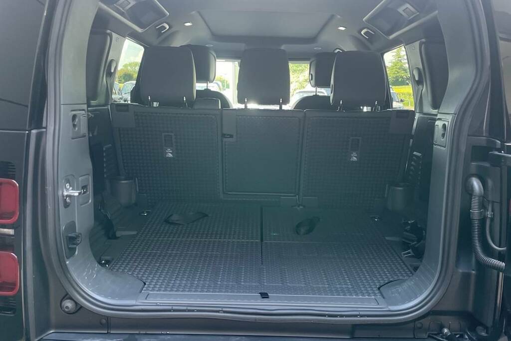 Land Rover Defender 110 3.0 D300 X-dynamic Se 110 7 Seat DA23UGW Black #2