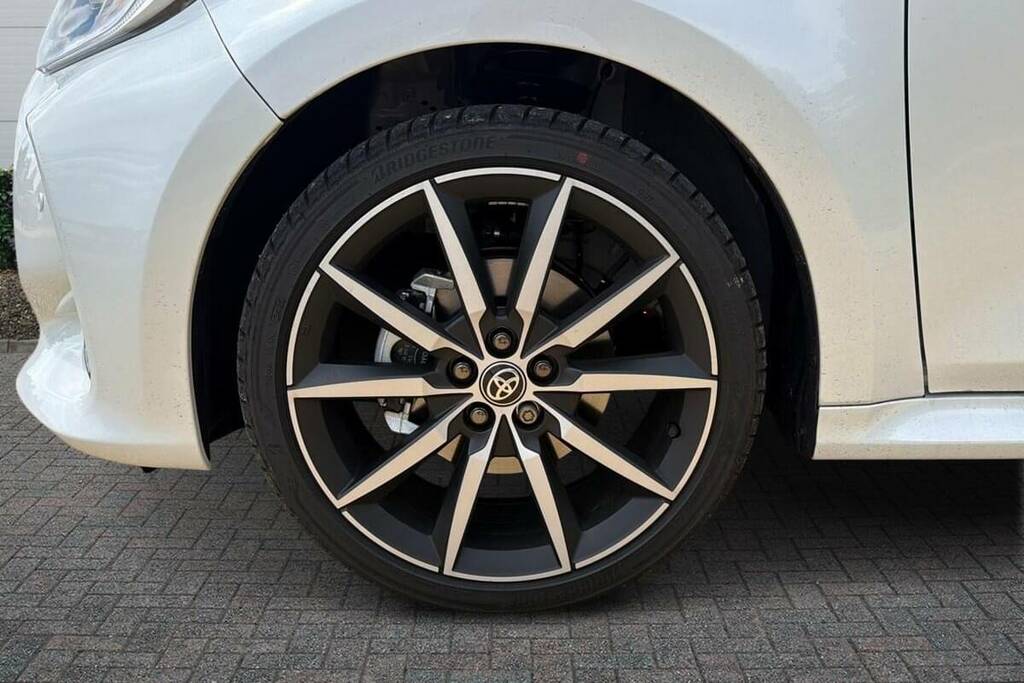 Toyota Yaris 1.5 Hybrid 130 Gr Sport Cvt Safetybi-tone WP26LLT White #6