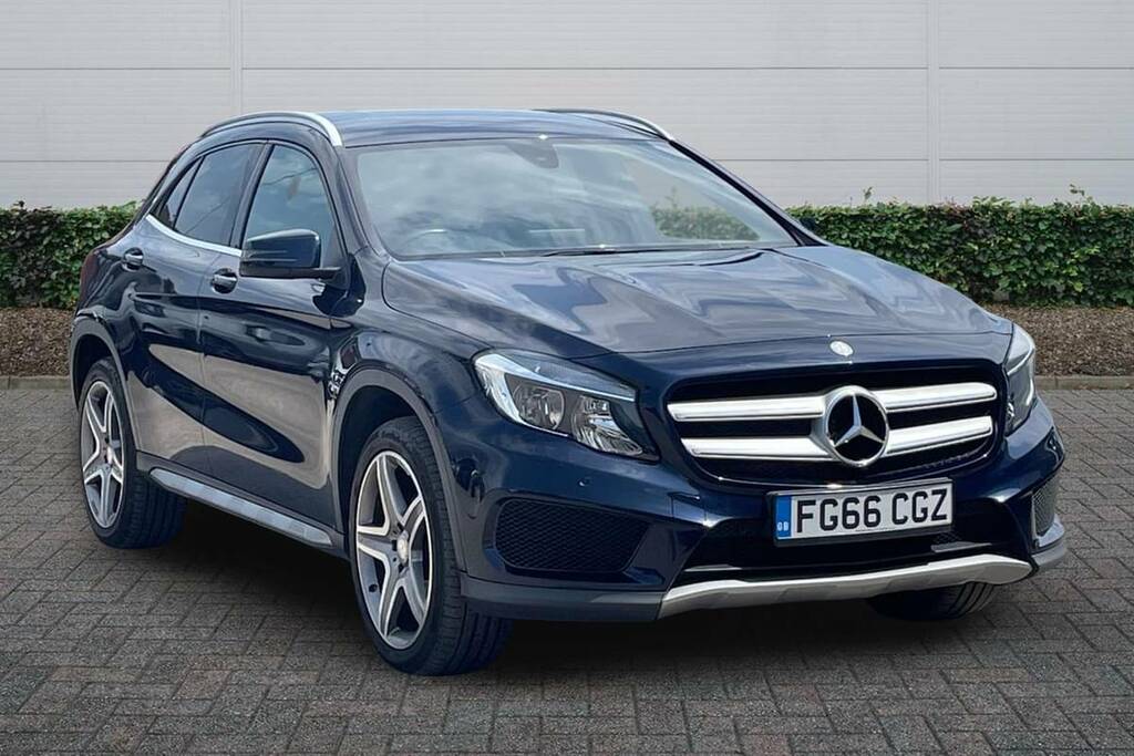 Mercedes-Benz GLA Class 200D 4Matic Amg Line Executive Blue