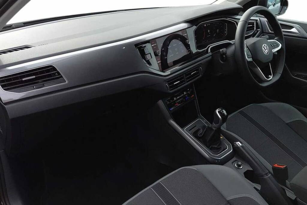 Volkswagen Polo 1.0 Tsi Style VE24TKJ Black #2