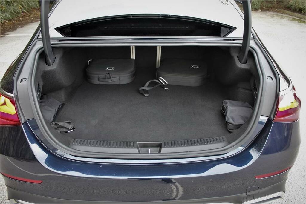 Mercedes-Benz E Class E300e Amg Line Premium 9G-tronic FX24OVA Blue #2