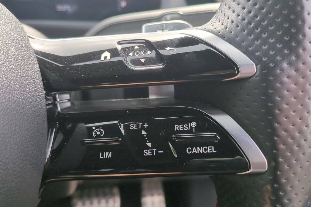 Mercedes-Benz A Class A250e Amg Line Premium KS73LCV White #6