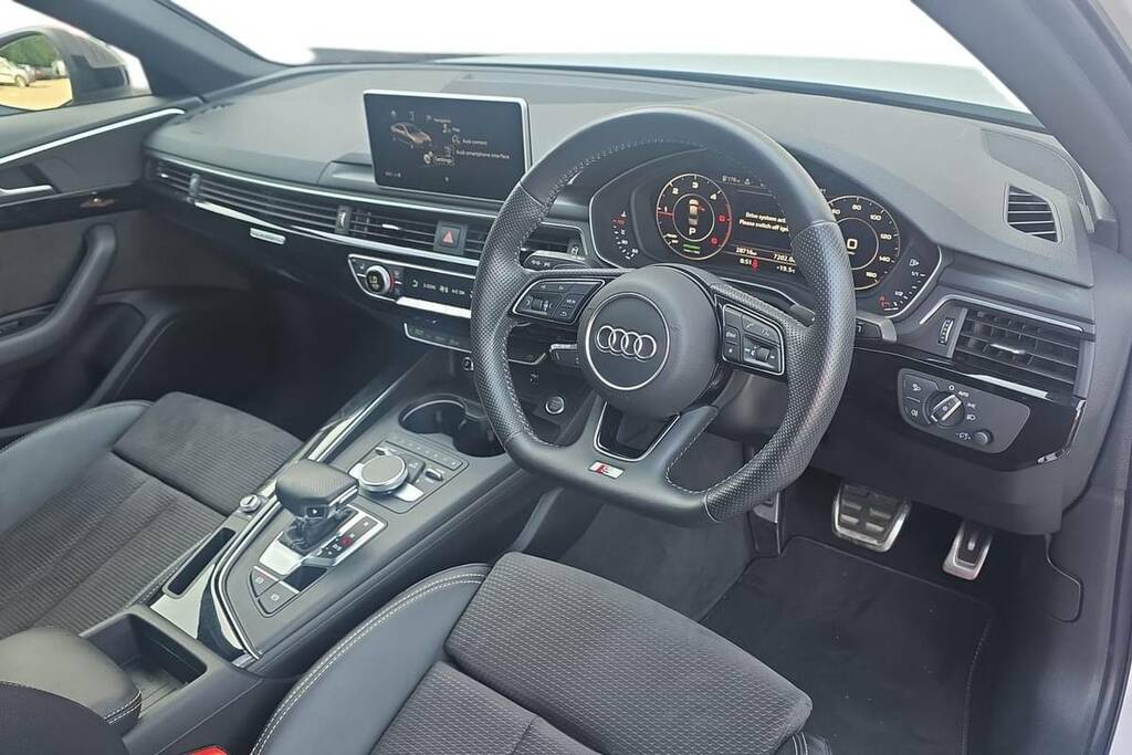 Audi A4 2.0 Tdi 190 Quattro Black Edition S Tronic White #4