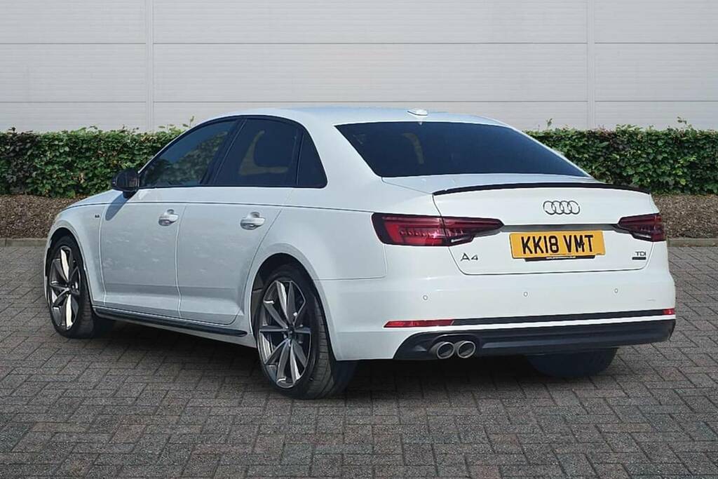 Audi A4 2.0 Tdi 190 Quattro Black Edition S Tronic White #5
