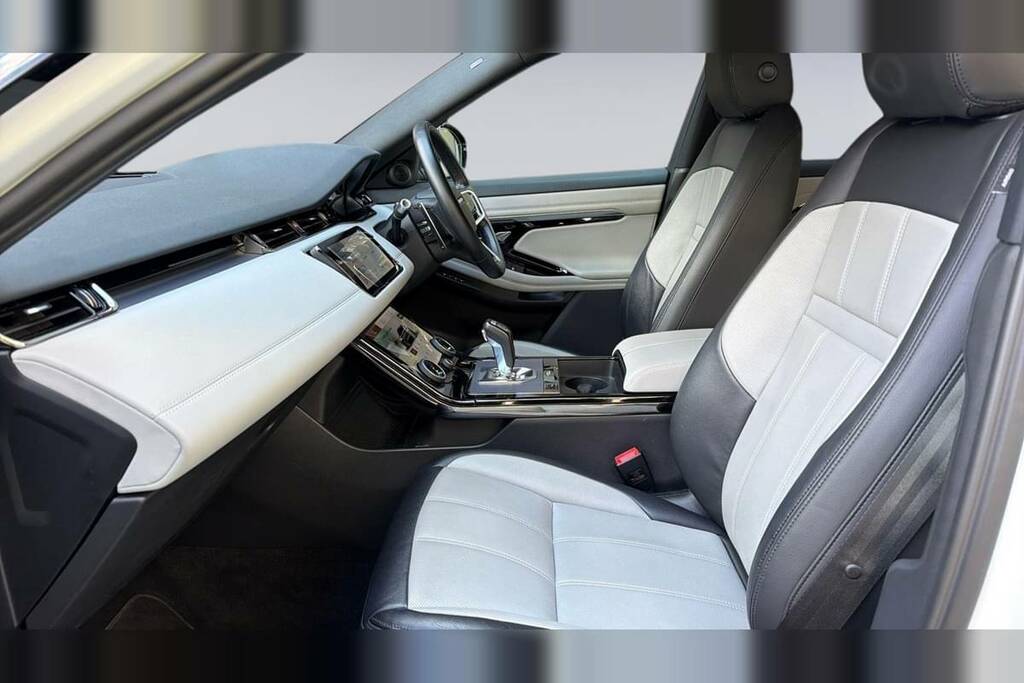 Land Rover Range Rover Evoque 1.5 P300e R-dynamic Se ML22JFZ White #3