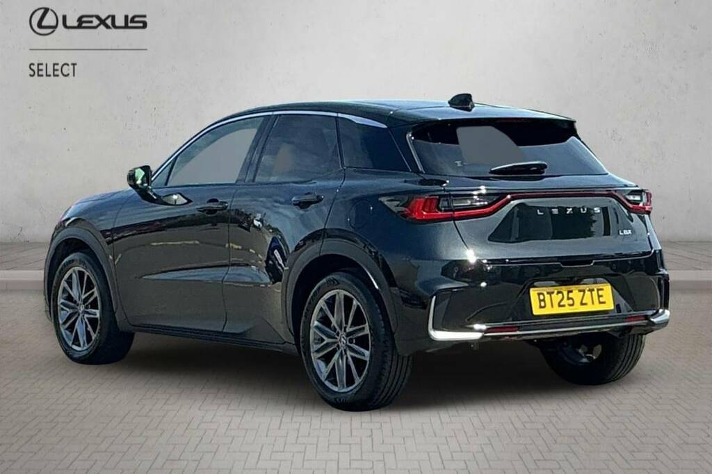 Lexus LBX 1.5 Premium Plus E-cvt BT25ZTE Black #4