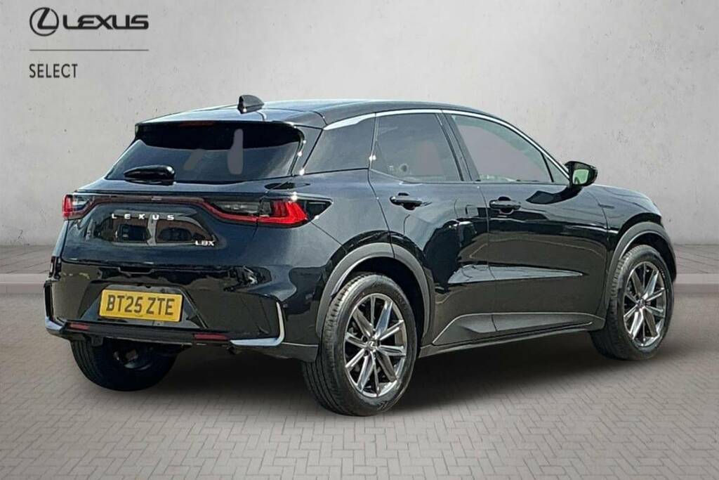 Lexus LBX 1.5 Premium Plus E-cvt BT25ZTE Black #2