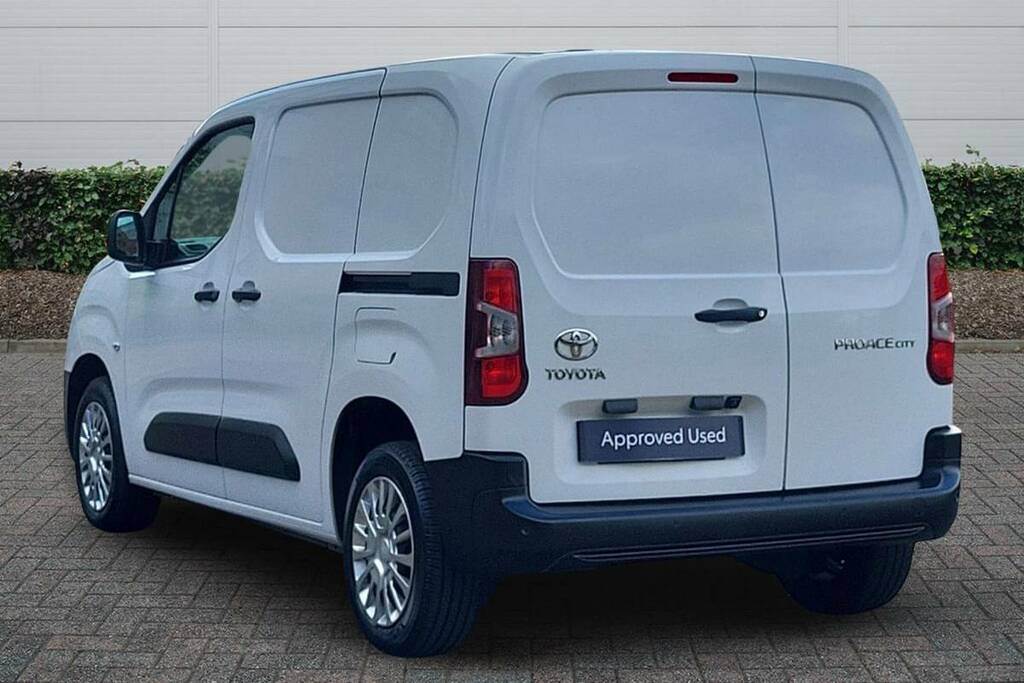 Toyota Proace City 1.5D 100 Icon Van 6 Speed White #2