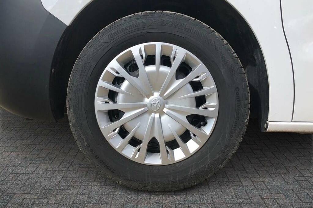Toyota PROACE 2.0D 145 Icon Van FG74GWZ White #6