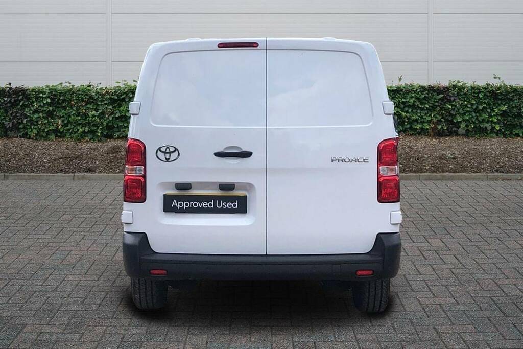 Toyota PROACE 2.0D 145 Icon Van FG74GWZ White #4