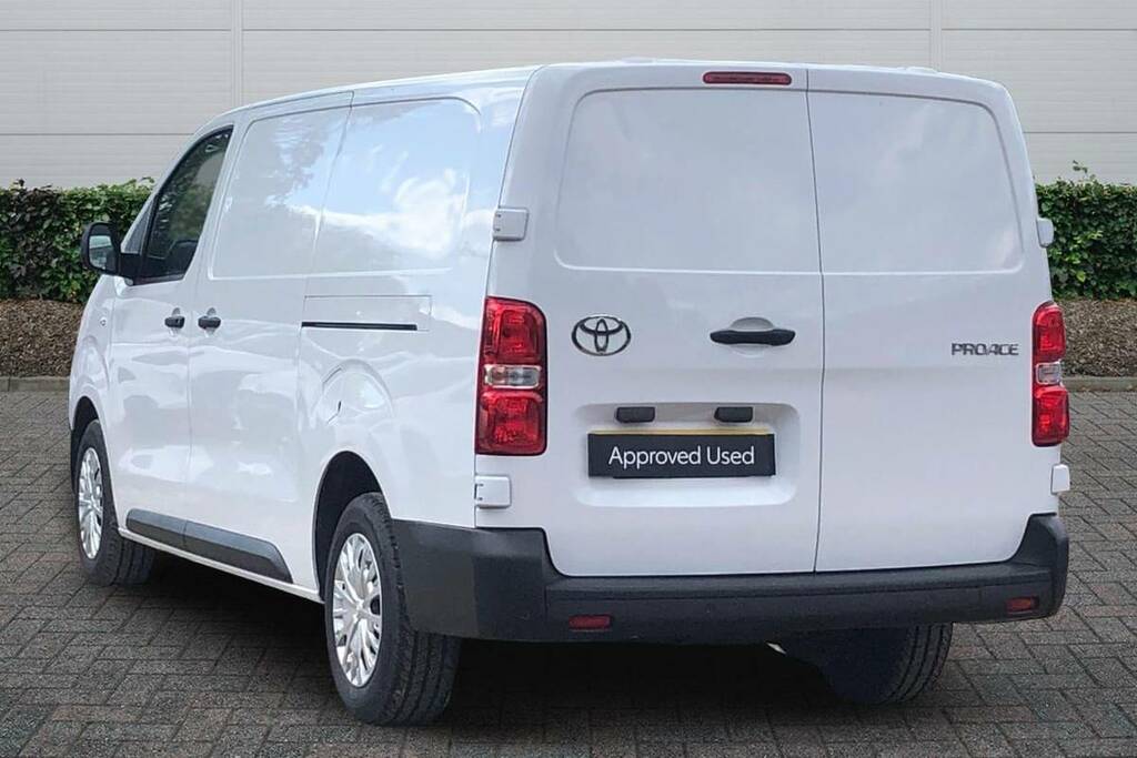 Toyota PROACE 2.0D 145 Icon Van FG74GWZ White #2