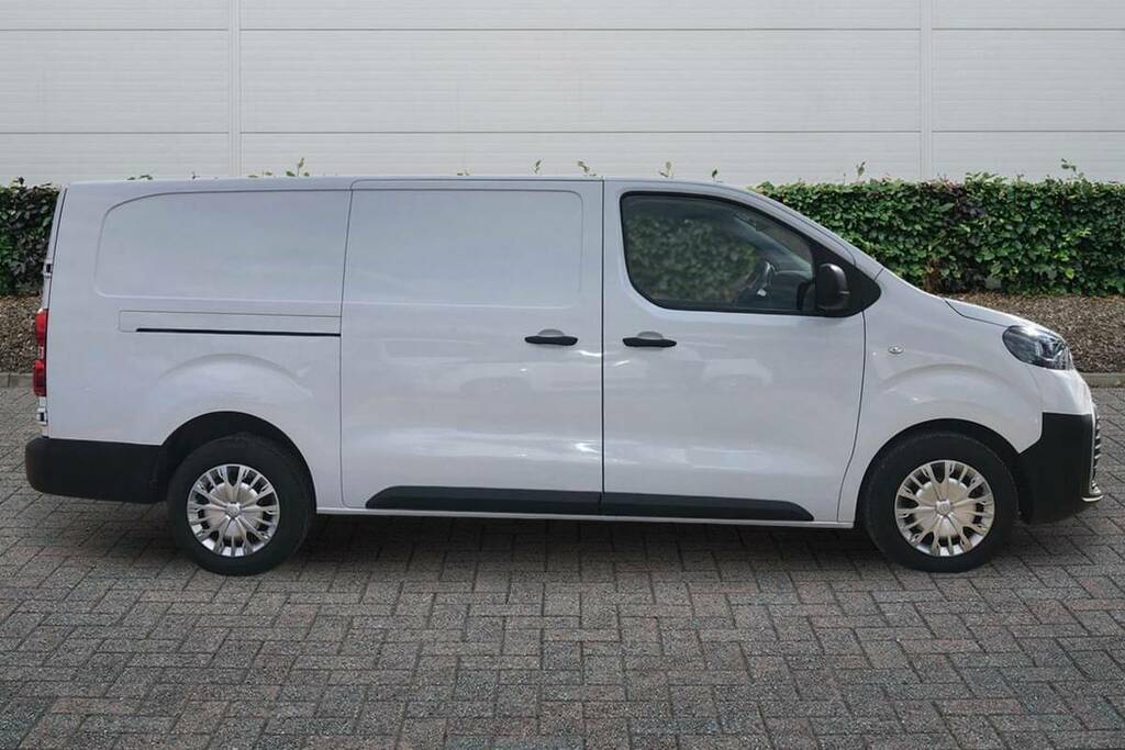 Toyota PROACE 2.0D 145 Icon Van FG74GWZ White #5