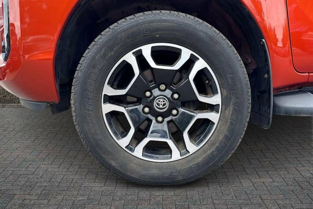 Toyota HILUX Invincible Dcab Pick Up 2.4 D-4d Orange #5