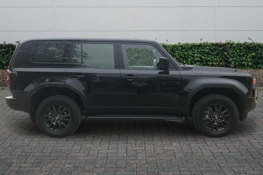 Toyota Land Cruiser 2.8D 205 Commercial VK26AOA Black #5