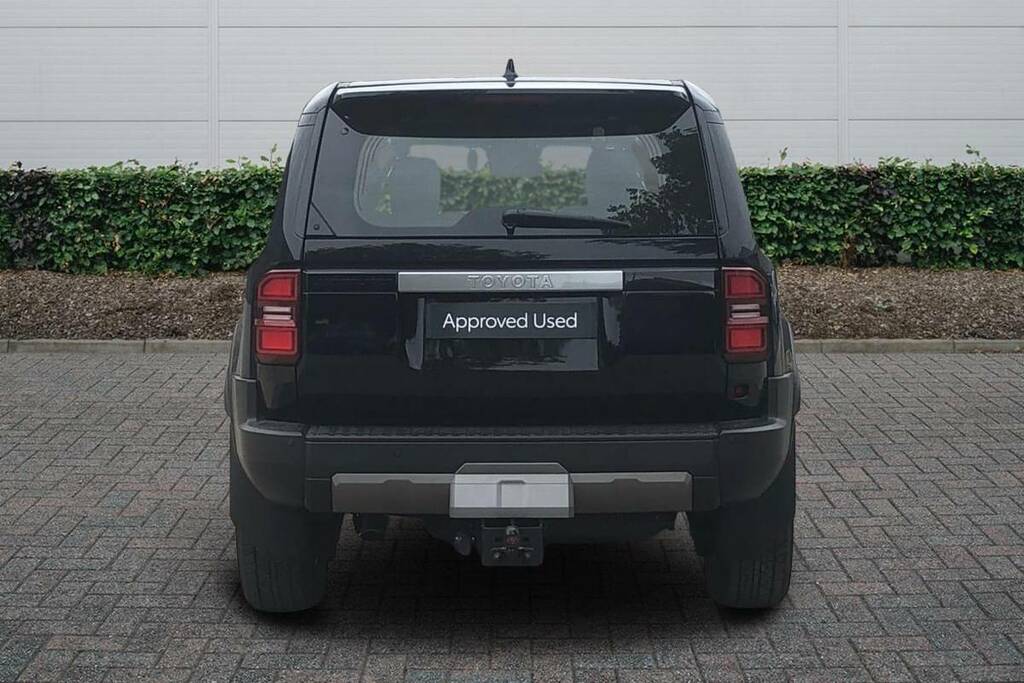 Toyota Land Cruiser 2.8D 205 Commercial VK26AOA Black #4