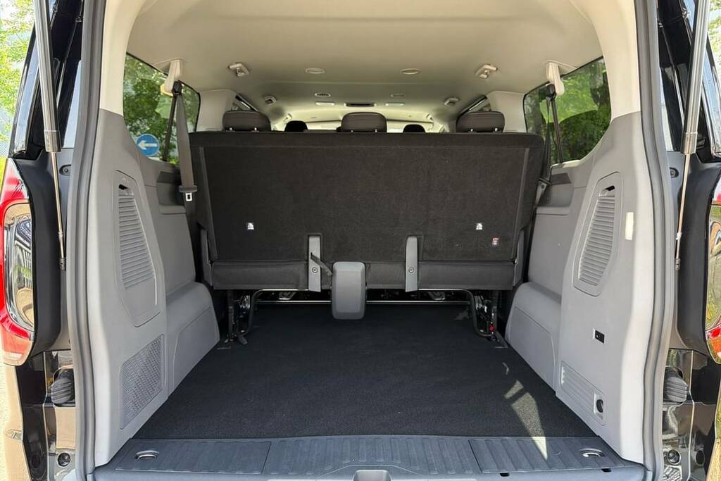 Volkswagen Transporter Shuttle 160Kw 65Kwh Minibus Style Black #2