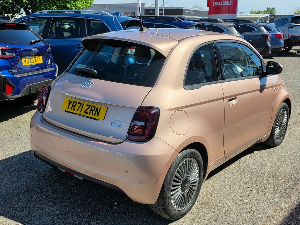 Fiat 500E 42Kwh Icon YR71ZRN Gold #4