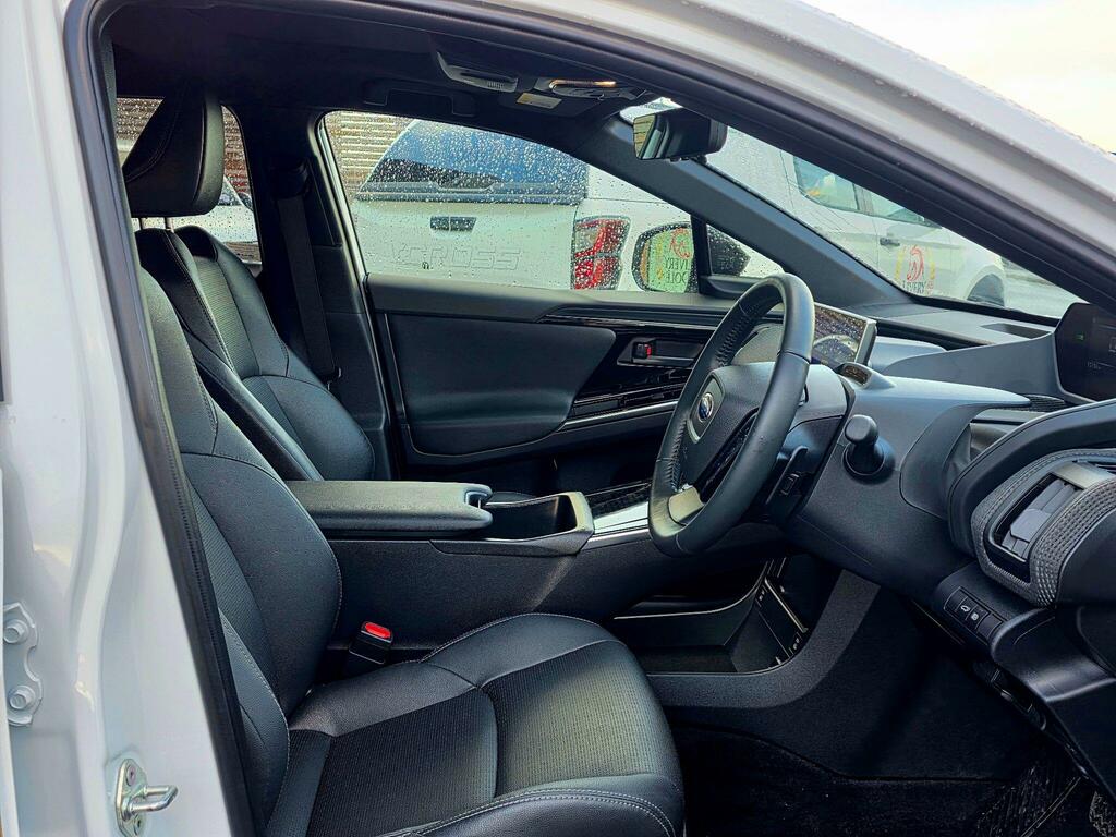 Subaru Solterra 71.4Kwh Touring Awd White #5