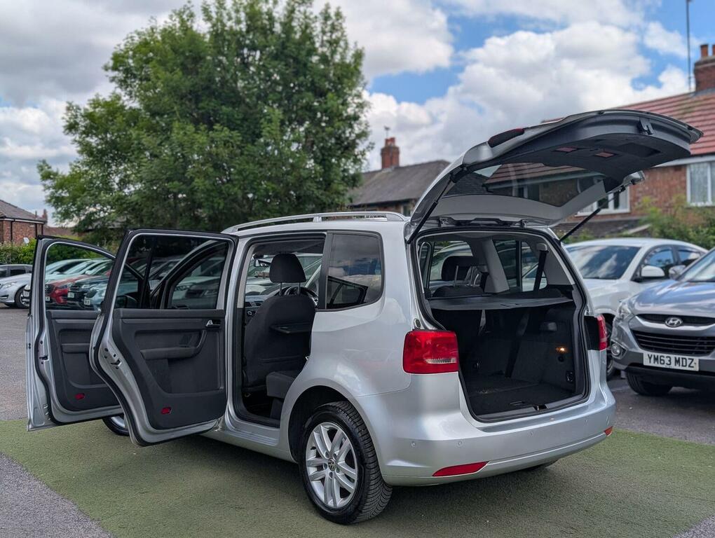 Volkswagen Touran Mpv 2.0 Tdi Se Dsg Euro 5 201161 Silver #3