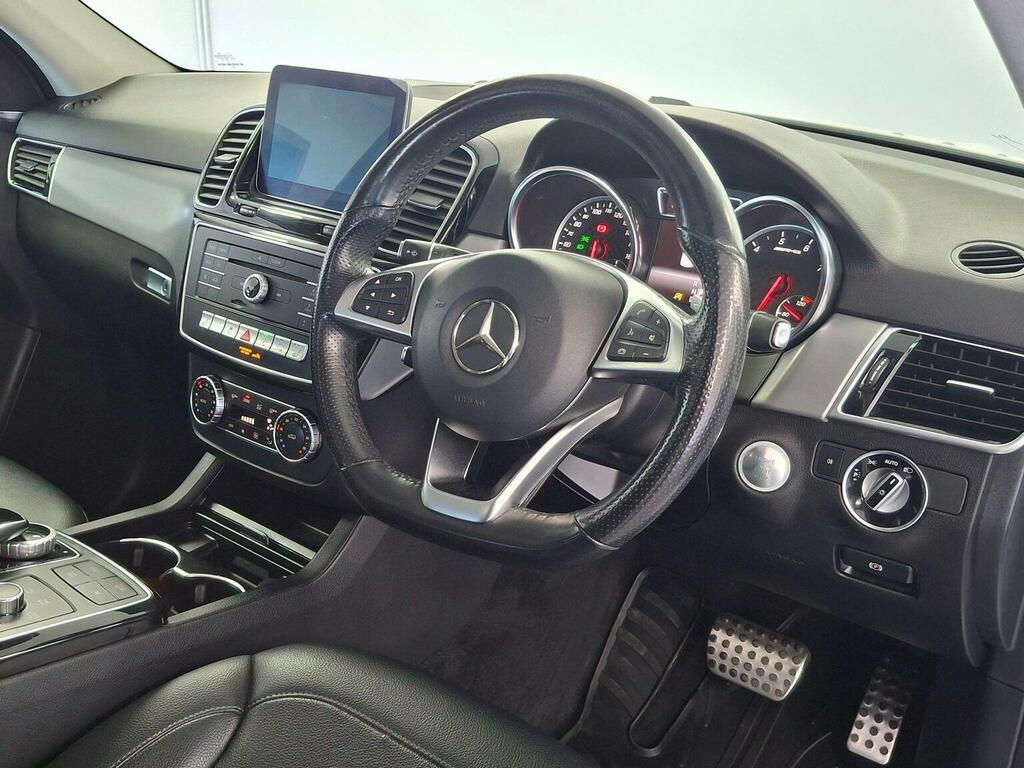 Mercedes-Benz GLE Class Suv 3.0 Gle43 V6 Amg Premium Plus G-tronic 4Mati White #6
