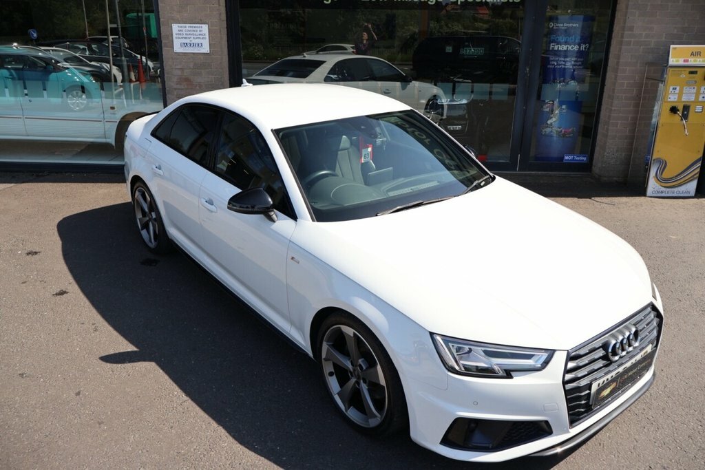 Audi A4 2L Black Edition KM69HJD White #5