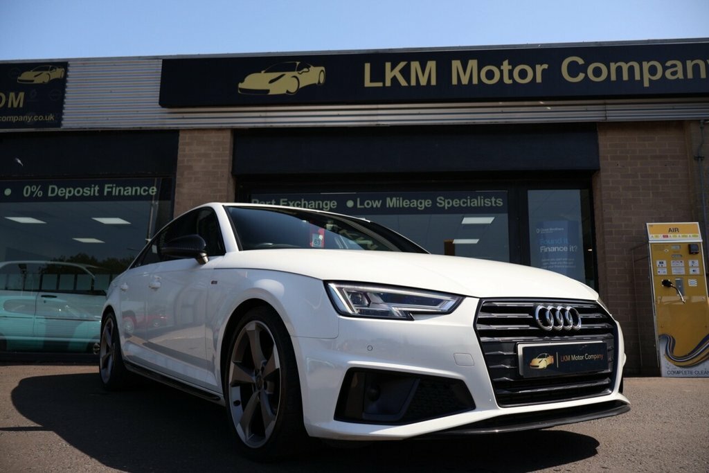Audi A4 2L Black Edition White