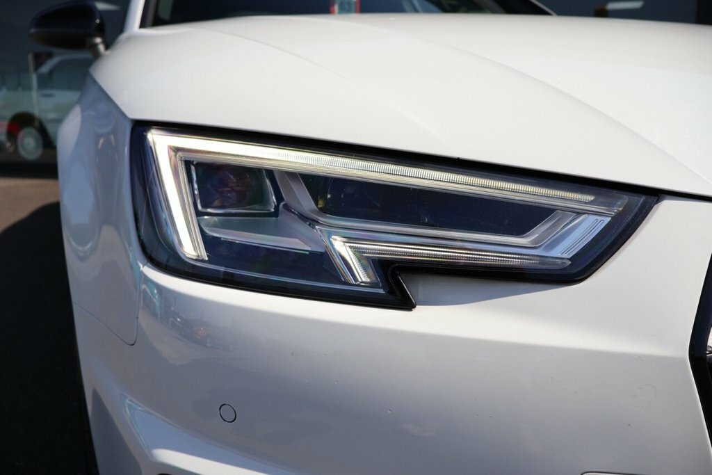 Audi A4 2L Black Edition KM69HJD White #6
