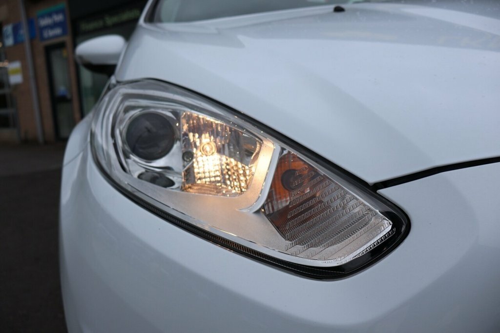 Ford Fiesta 1.3L Zetec White #6