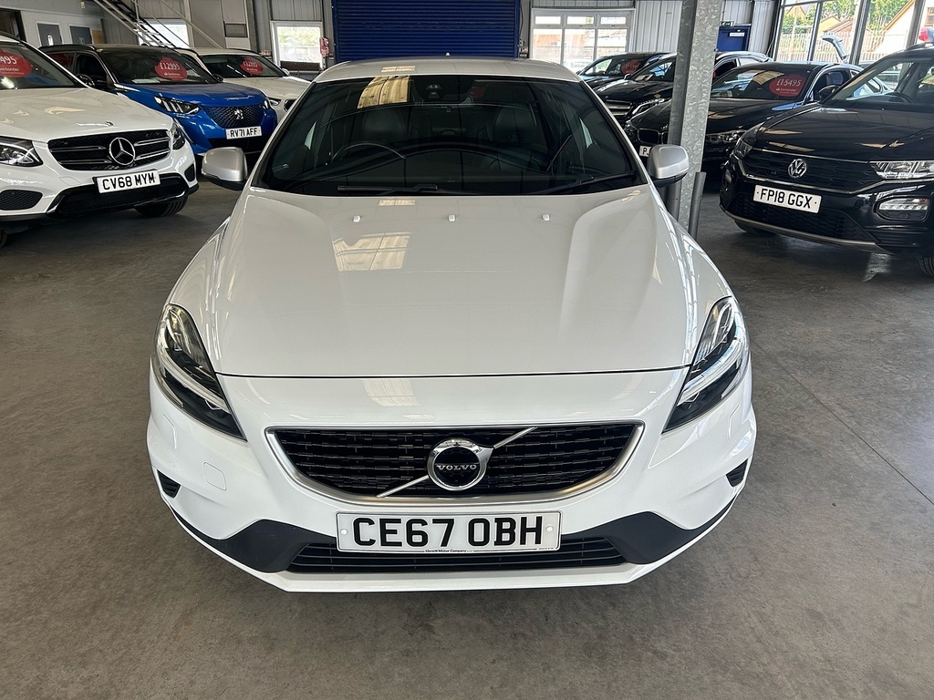 Volvo V40 2.0 T2 R-design Pro Hatchback Eu CE67OBH White #3