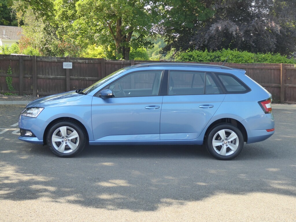 Skoda Fabia Estate 1.0 Tsi Se Estate 201868 MJ68YGF Blue #3