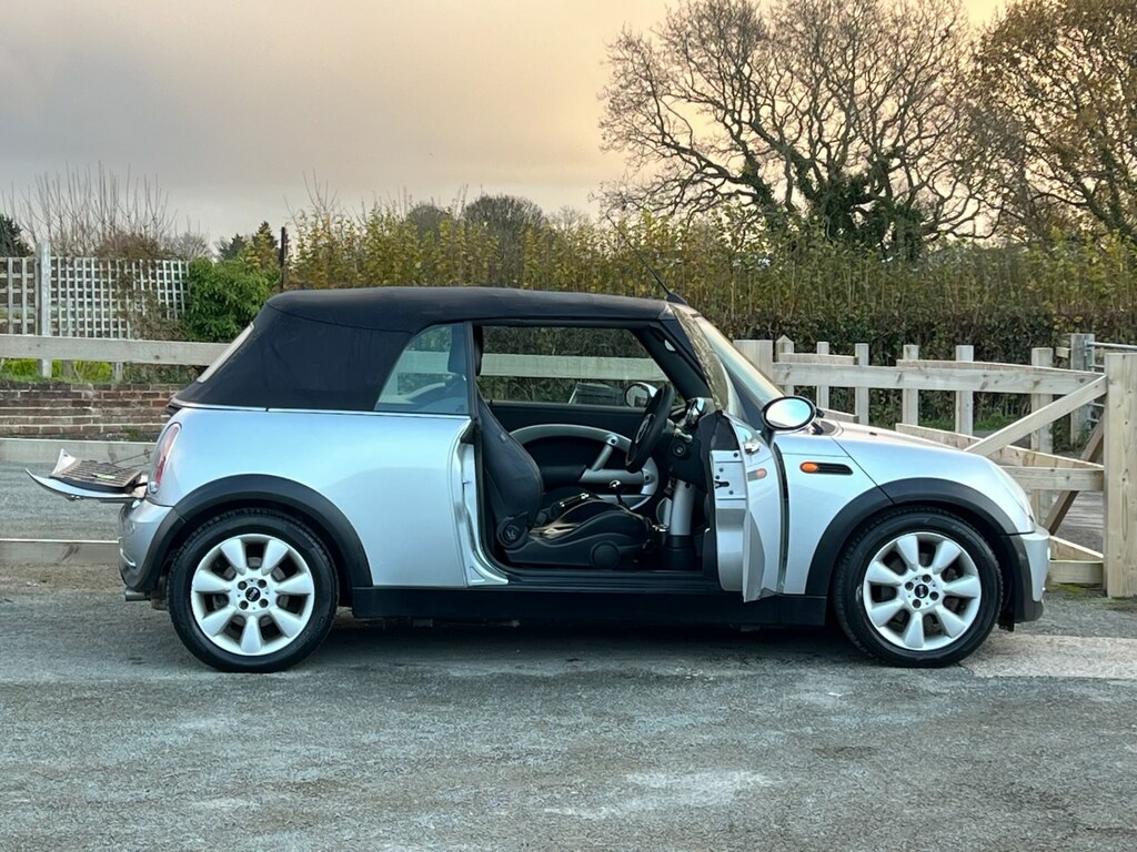 Mini Convertible 1.6 Cooper Huge History, Stunning. Be Quick Silver #3