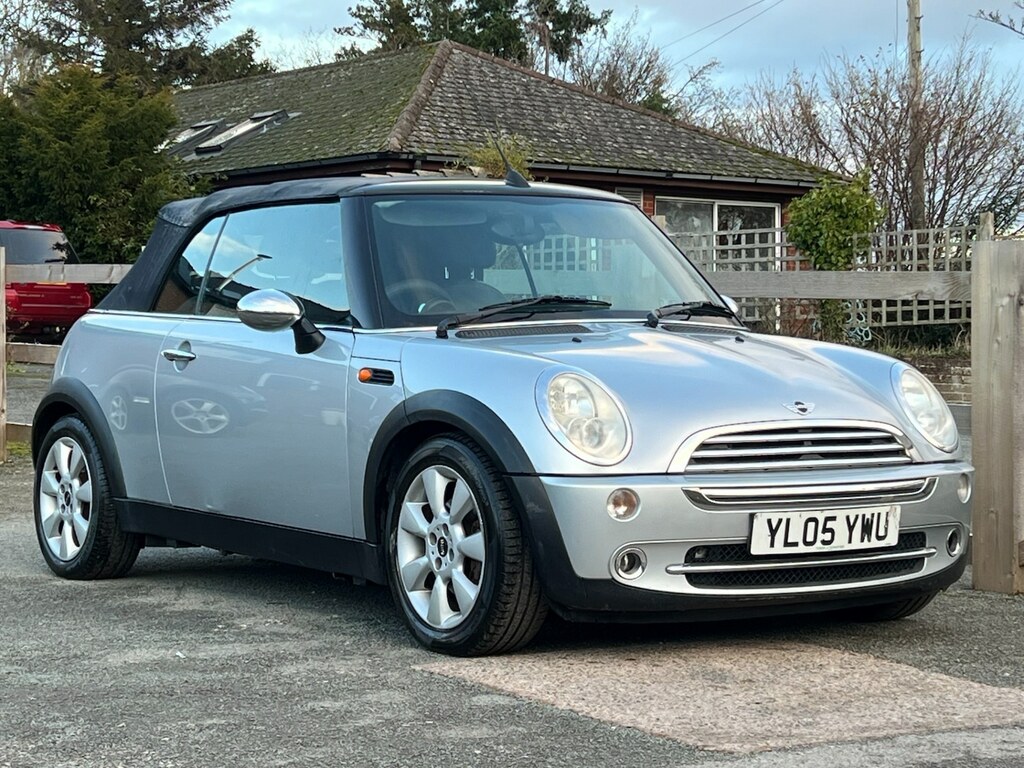 Mini Convertible 1.6 Cooper Huge History, Stunning. Be Quick Silver #2