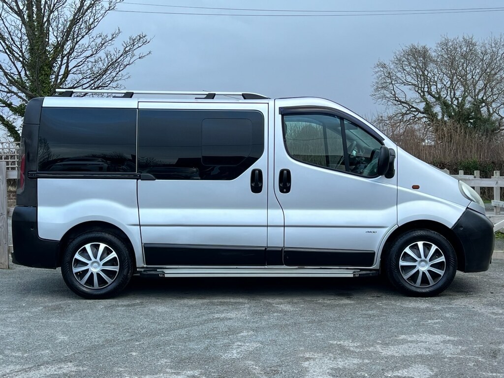Vauxhall Vivaro 1.9Cdti 100Ps Combi 2.9T SO06TUU Silver #3