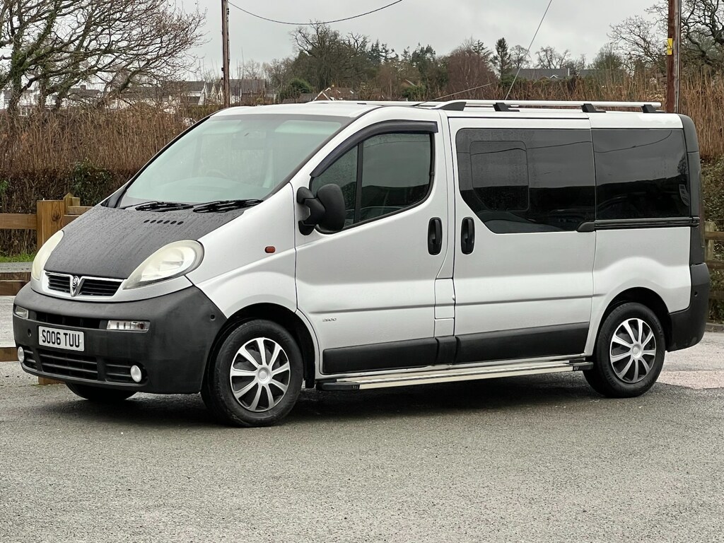 Vauxhall Vivaro 1.9Cdti 100Ps Combi 2.9T Silver