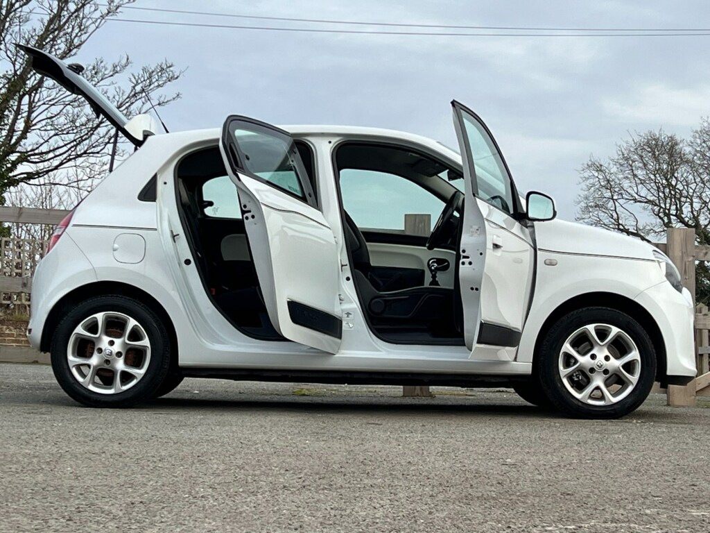 Renault Twingo 0.9 Tce Dynamique Start Stop Great First Car White #3