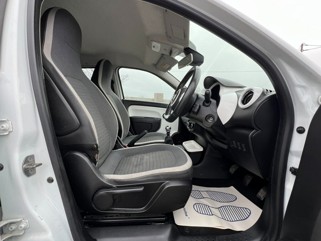 Renault Twingo 0.9 Tce Dynamique Start Stop Great First Car White #4