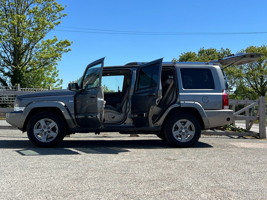 Jeep Commander 5.7 V8 Limited Hemi 5.7 Rare Model. 7 S Grey #4